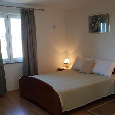 Apartmani Diva Malinska Exterior photo