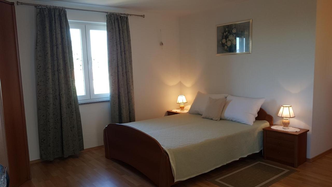 Apartmani Diva Malinska Exterior photo