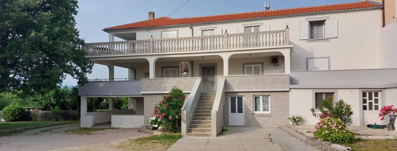 Apartmani Diva Malinska Exterior photo
