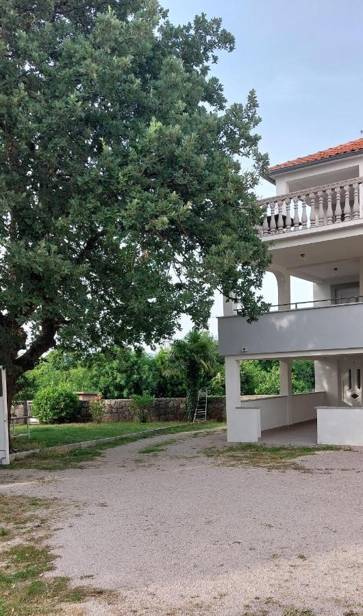 Apartmani Diva Malinska Exterior photo